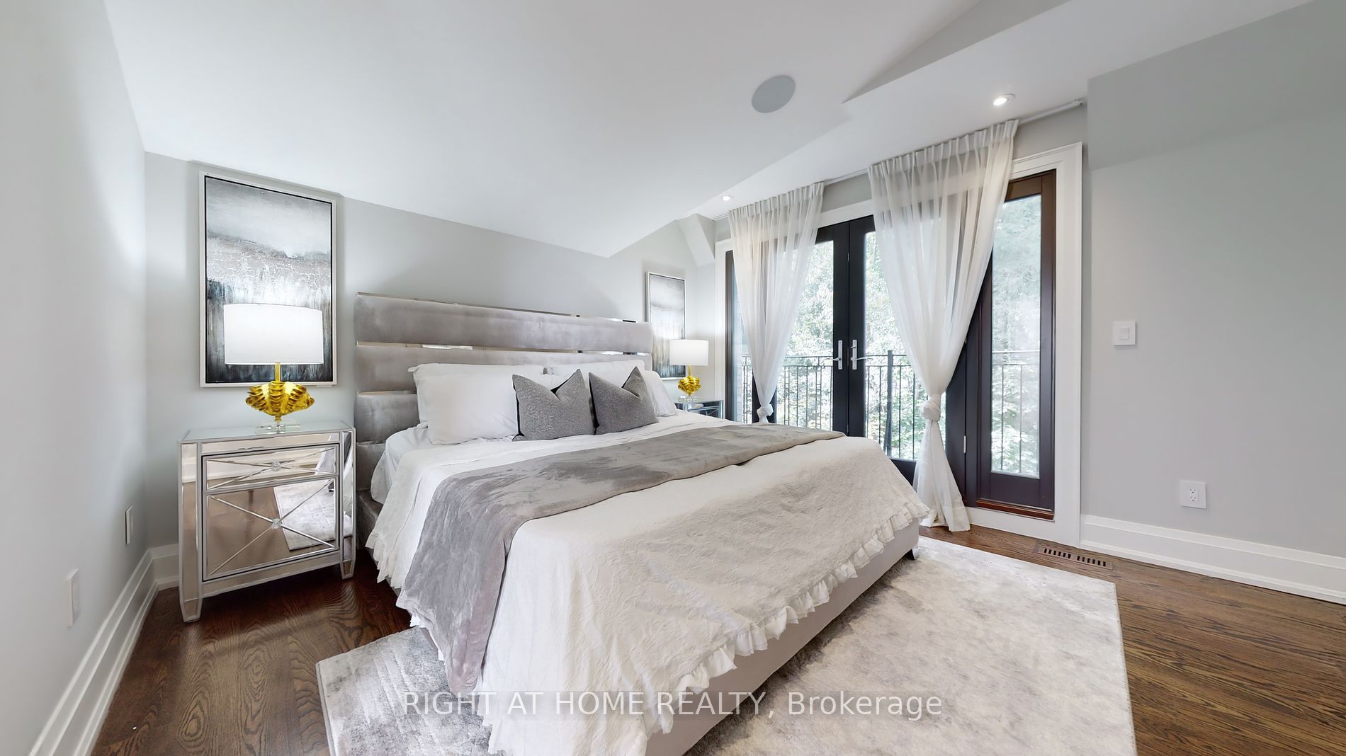 100 Parklea Dr