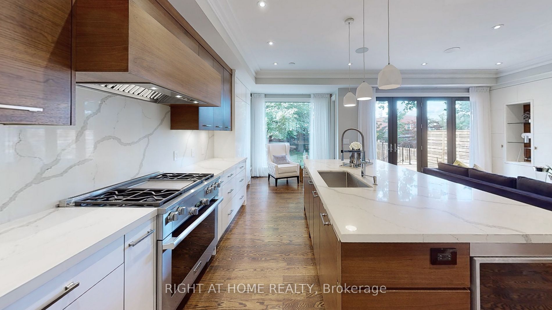 100 Parklea Dr