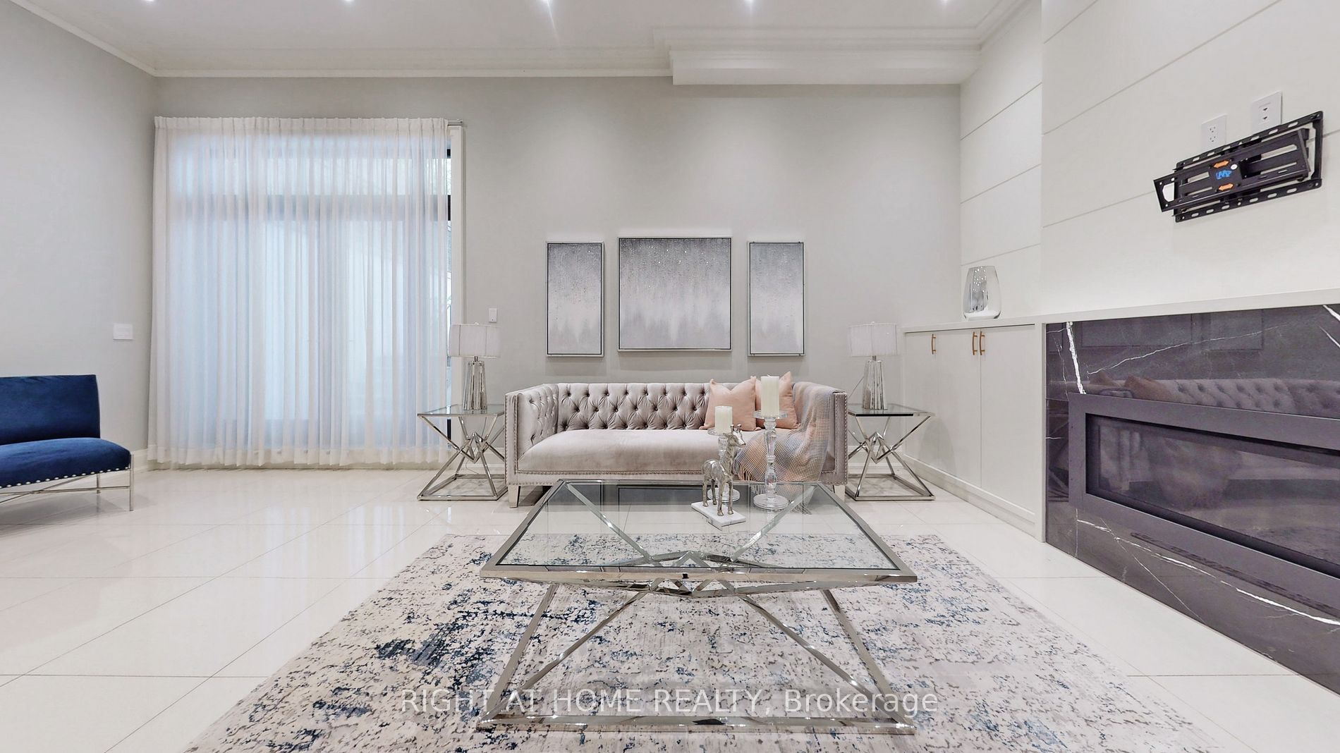 100 Parklea Dr