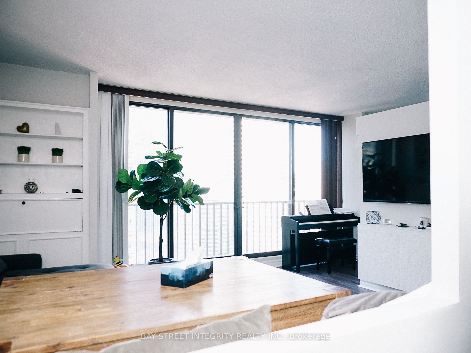 33 Harbour Square, #3013