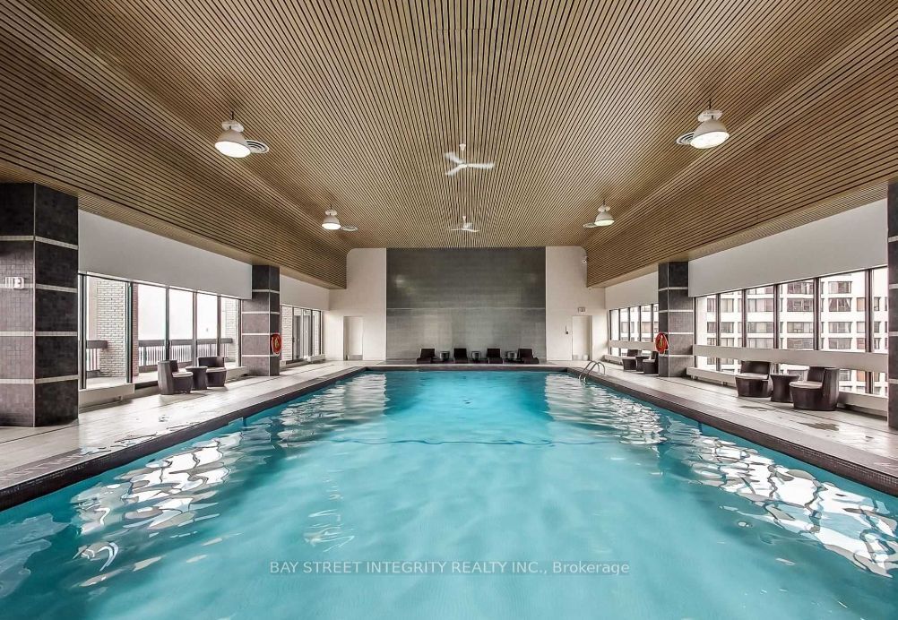 33 Harbour Square, #3013