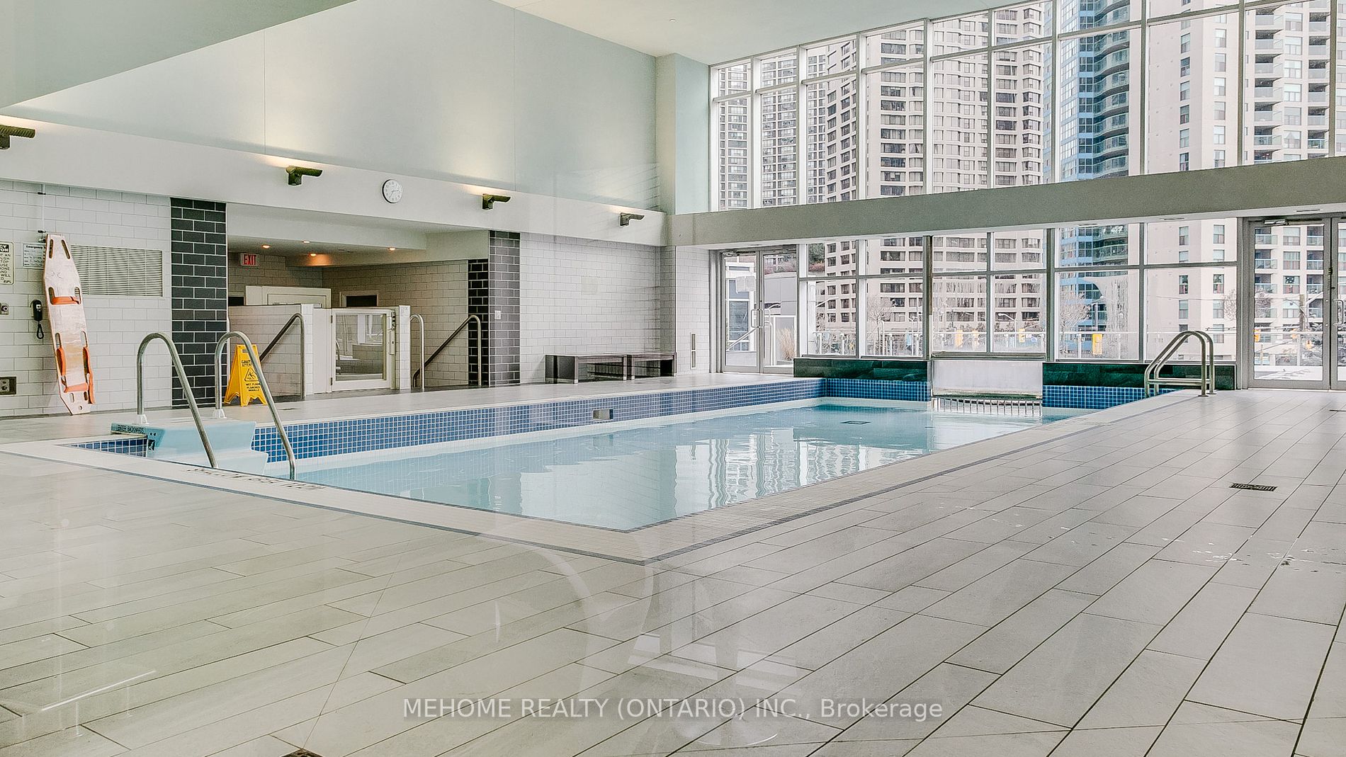 8 York St, #612