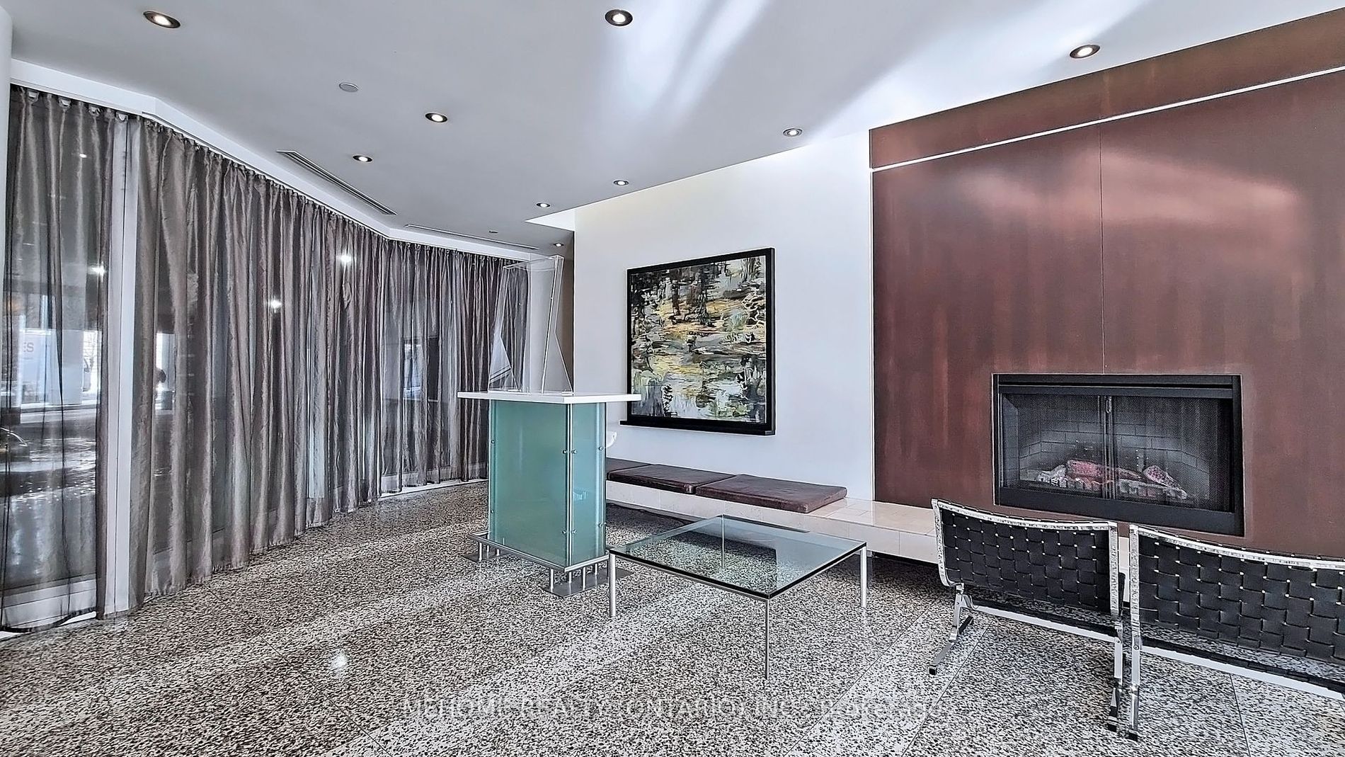 8 York St, #612