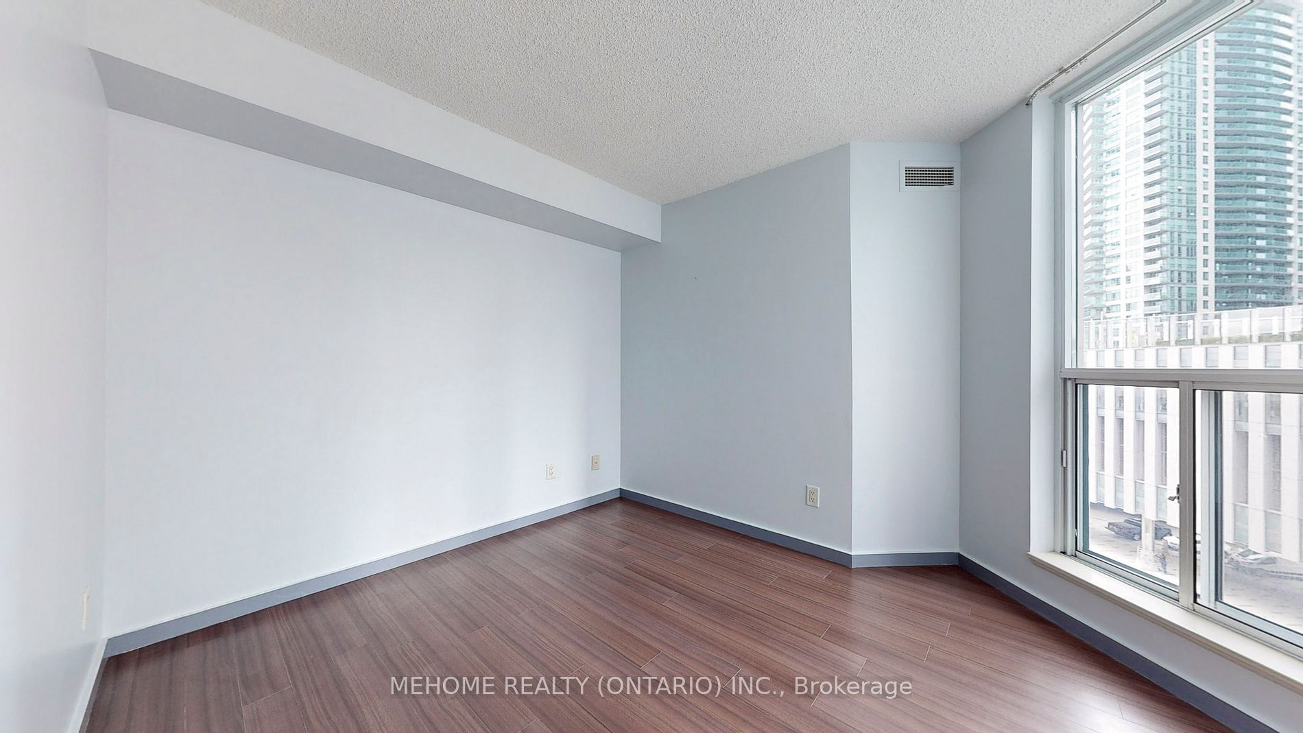 8 York St, #612