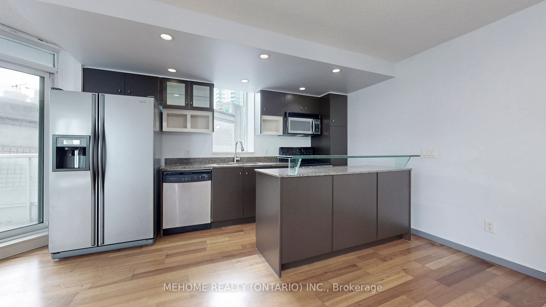 8 York St, #612