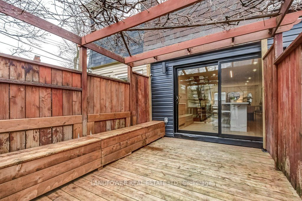 356 Soudan Avenue