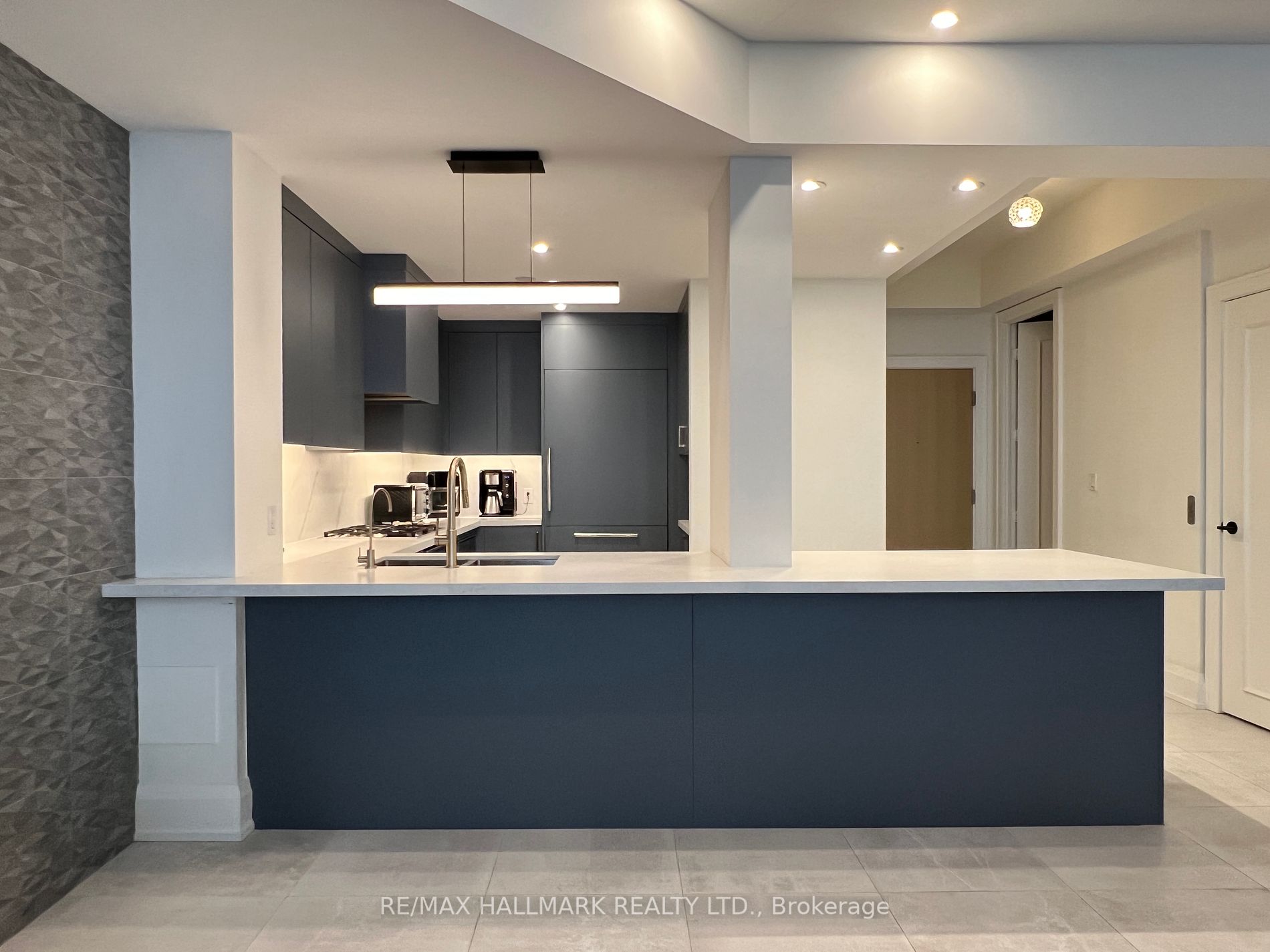 39 Queens Quay E, #Th103