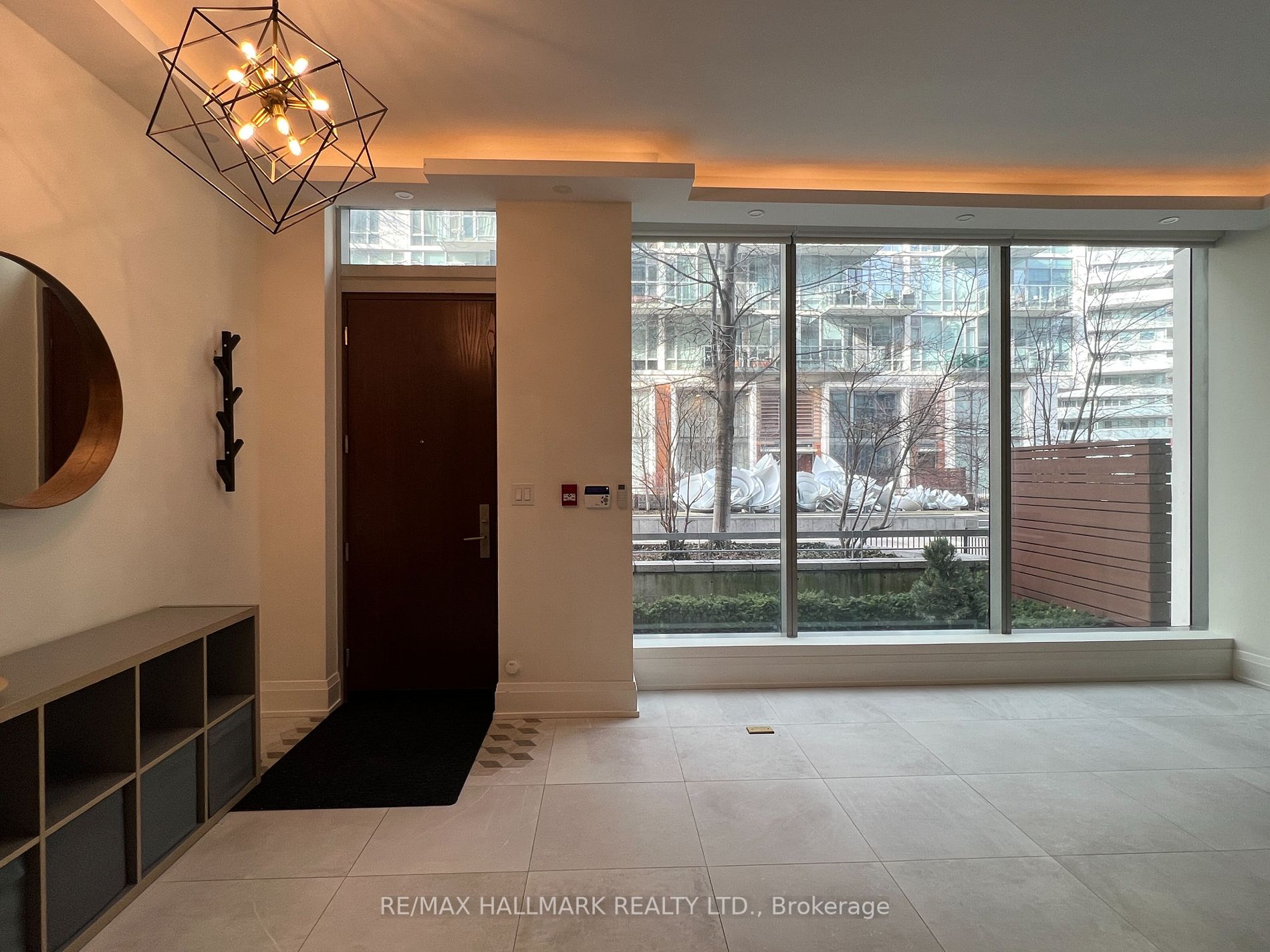 39 Queens Quay E, #Th103
