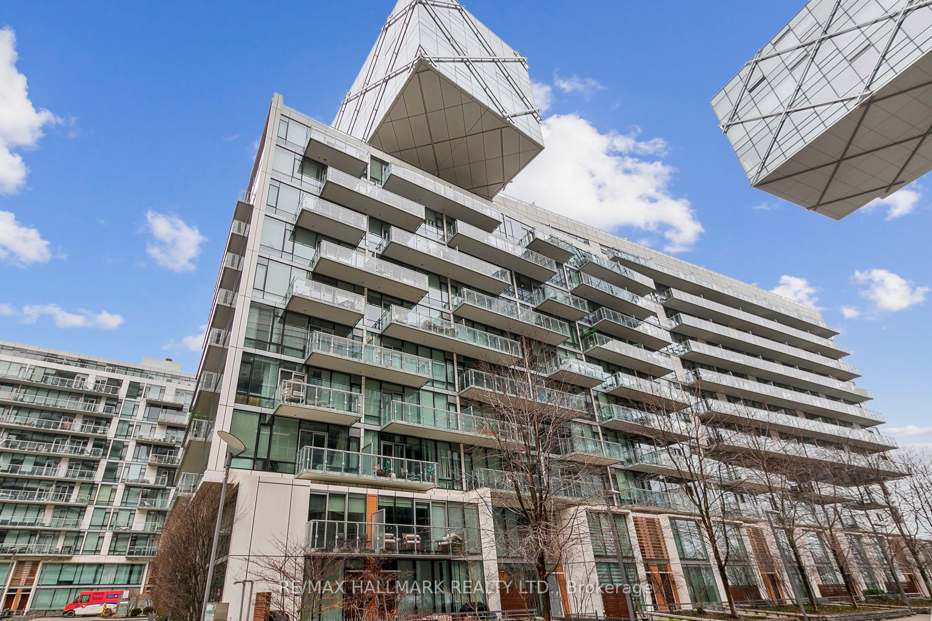 39 Queens Quay E, #Th103
