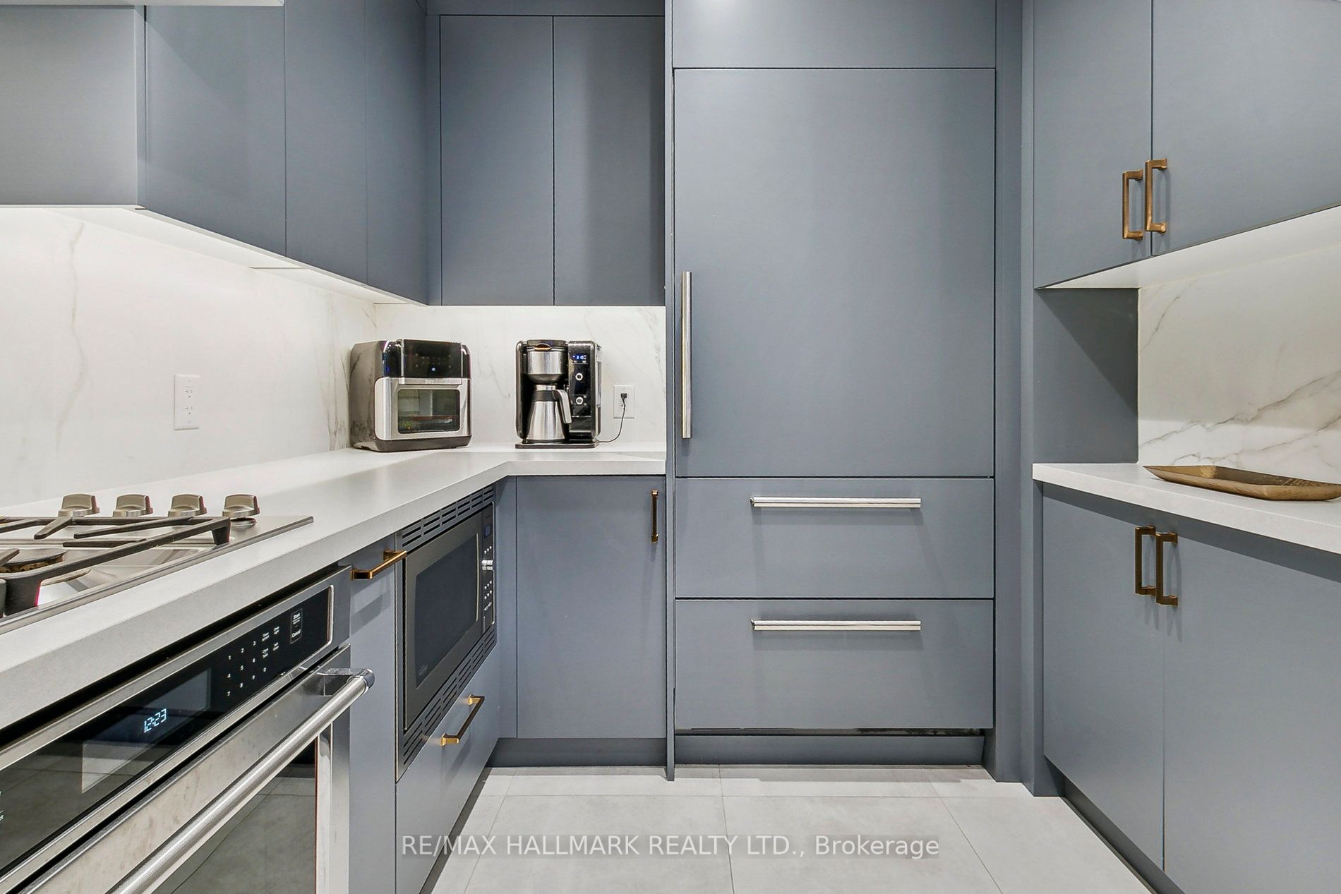 39 Queens Quay E, #Th103