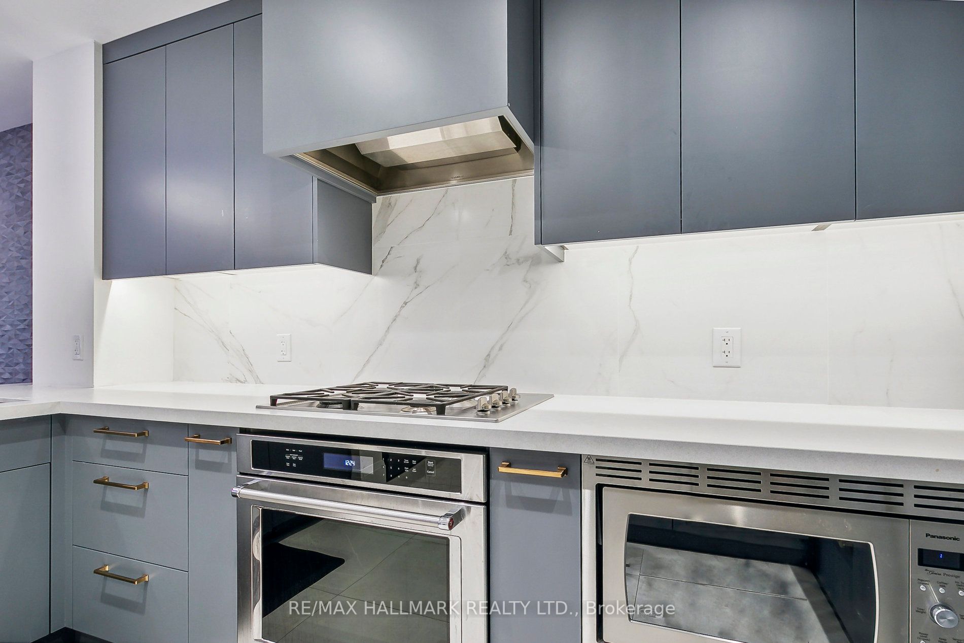 39 Queens Quay E, #Th103