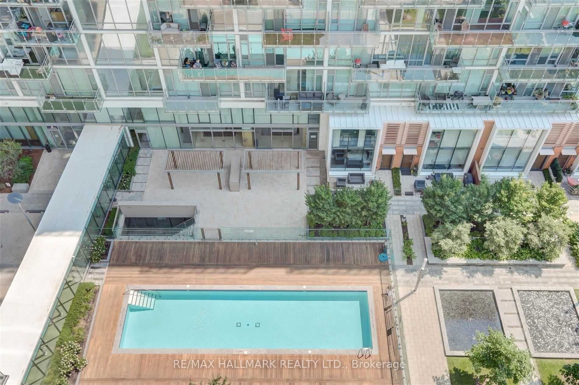 39 Queens Quay E, #Th103