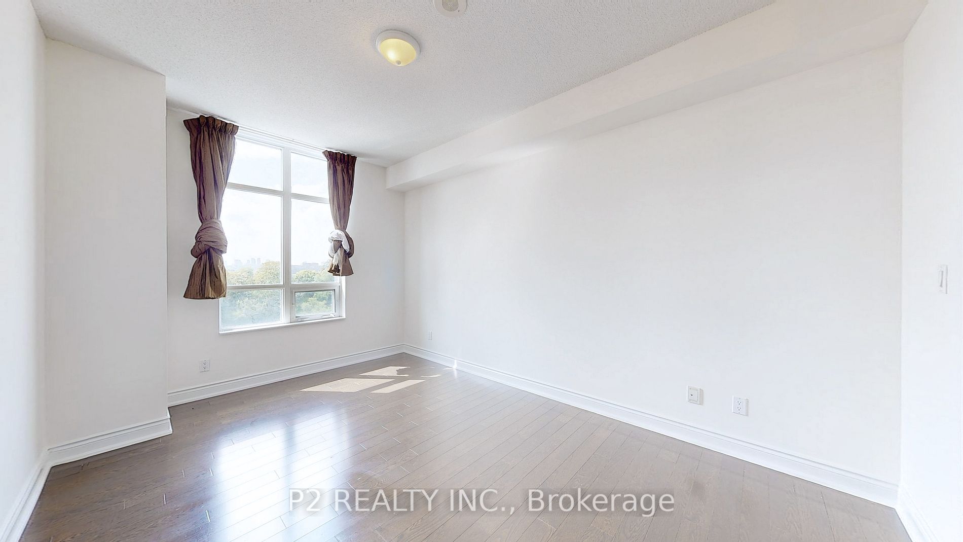 10 Bloorview Pl, #704