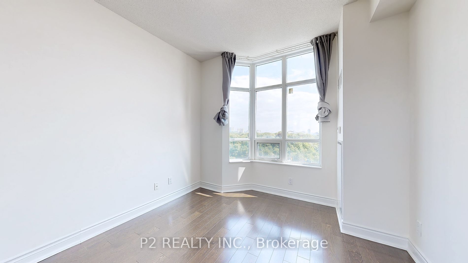 10 Bloorview Pl, #704