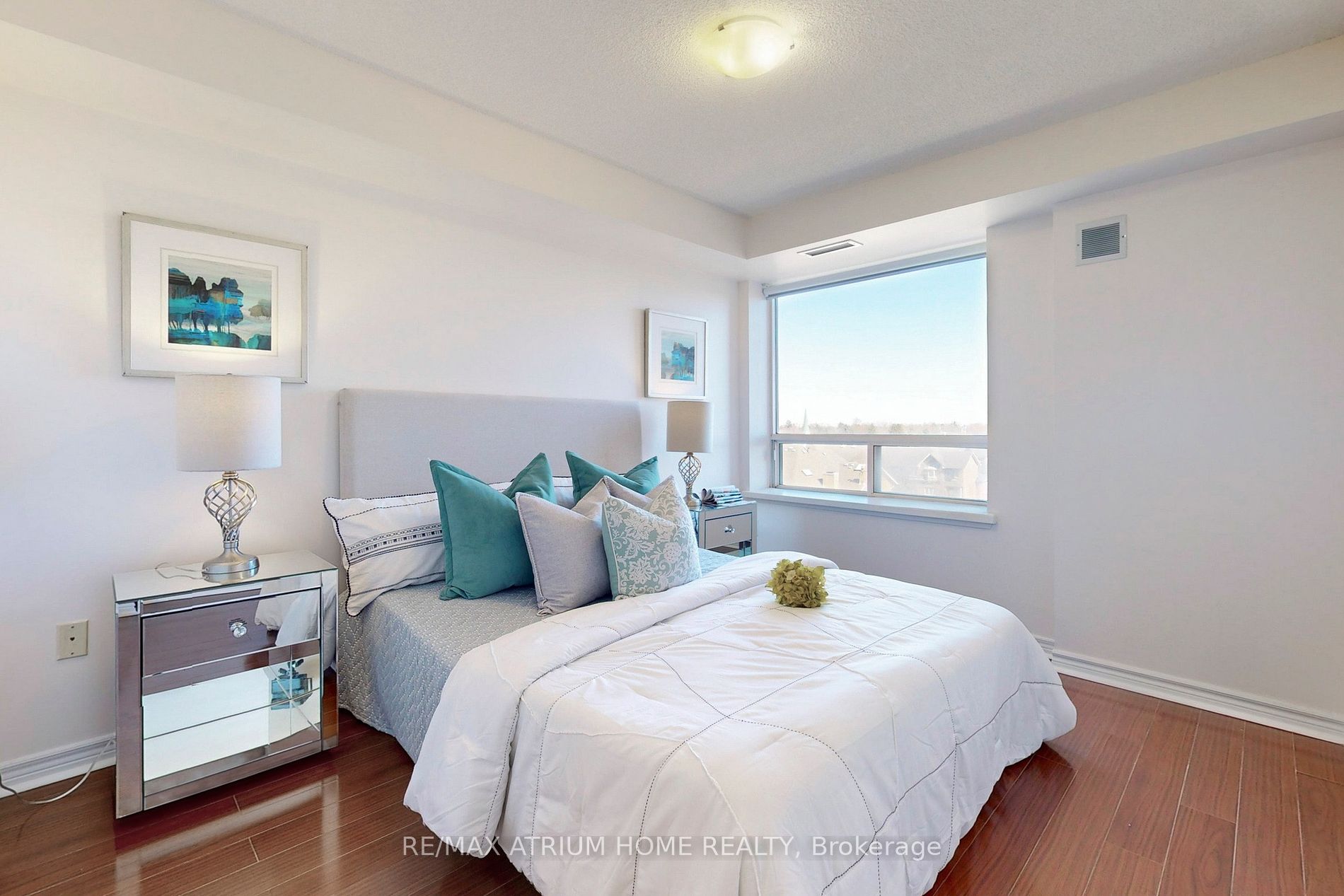 88 Grandview Way, #811