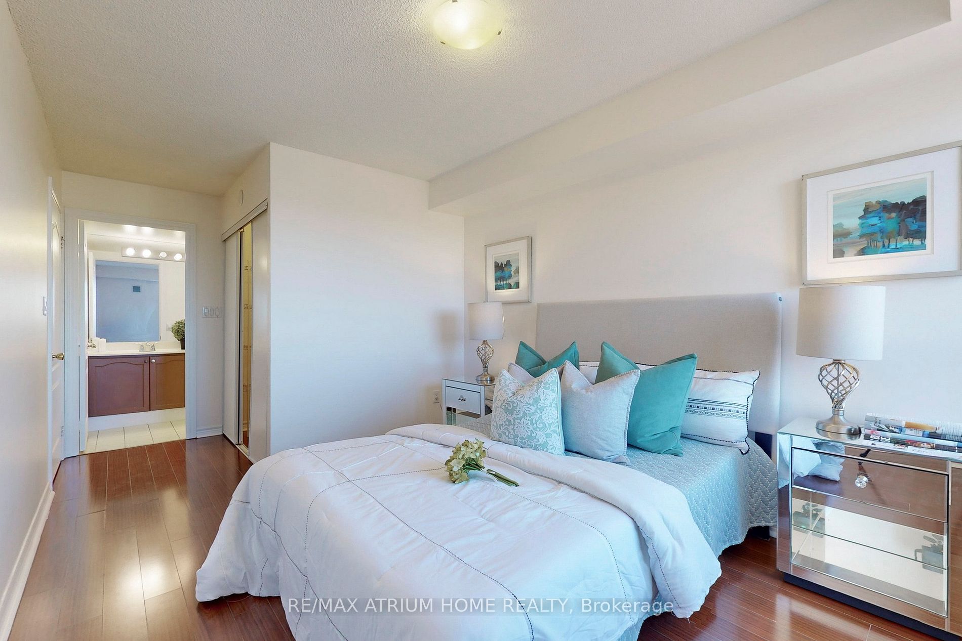 88 Grandview Way, #811