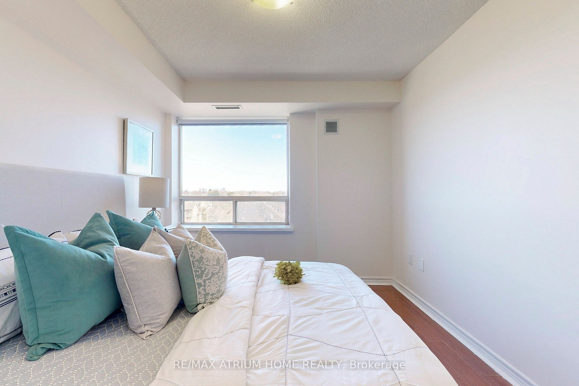 88 Grandview Way, #811