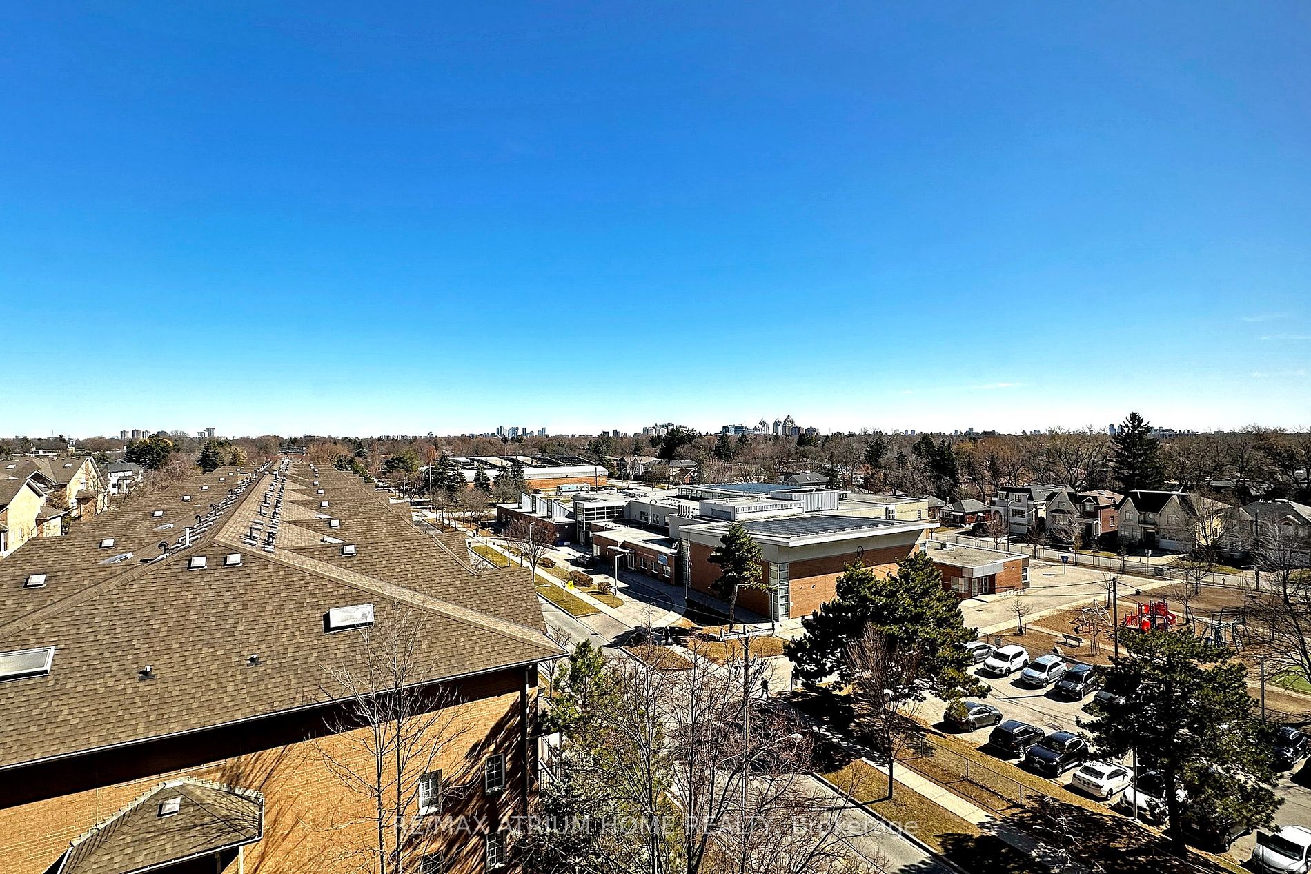 88 Grandview Way, #811