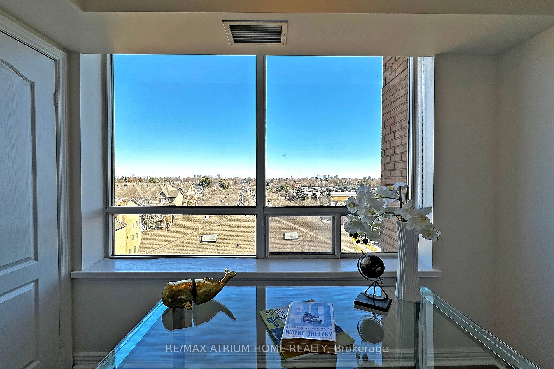 88 Grandview Way, #811