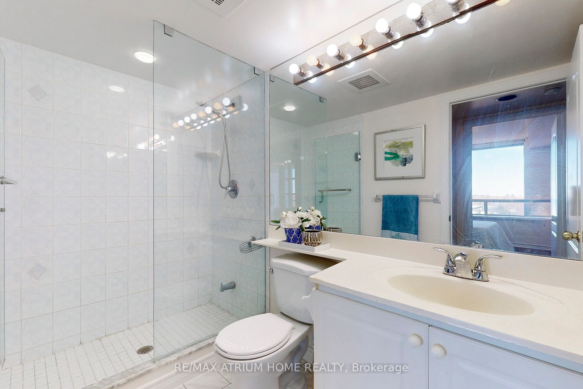 88 Grandview Way, #811