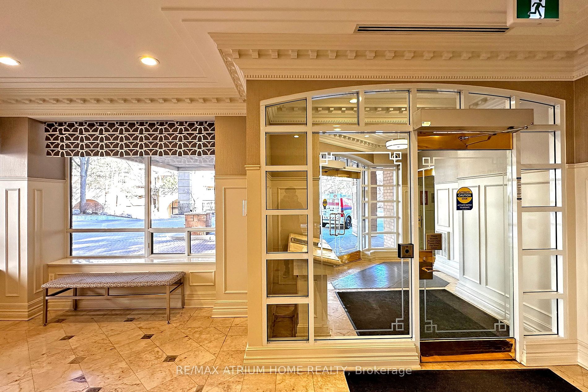 88 Grandview Way, #811