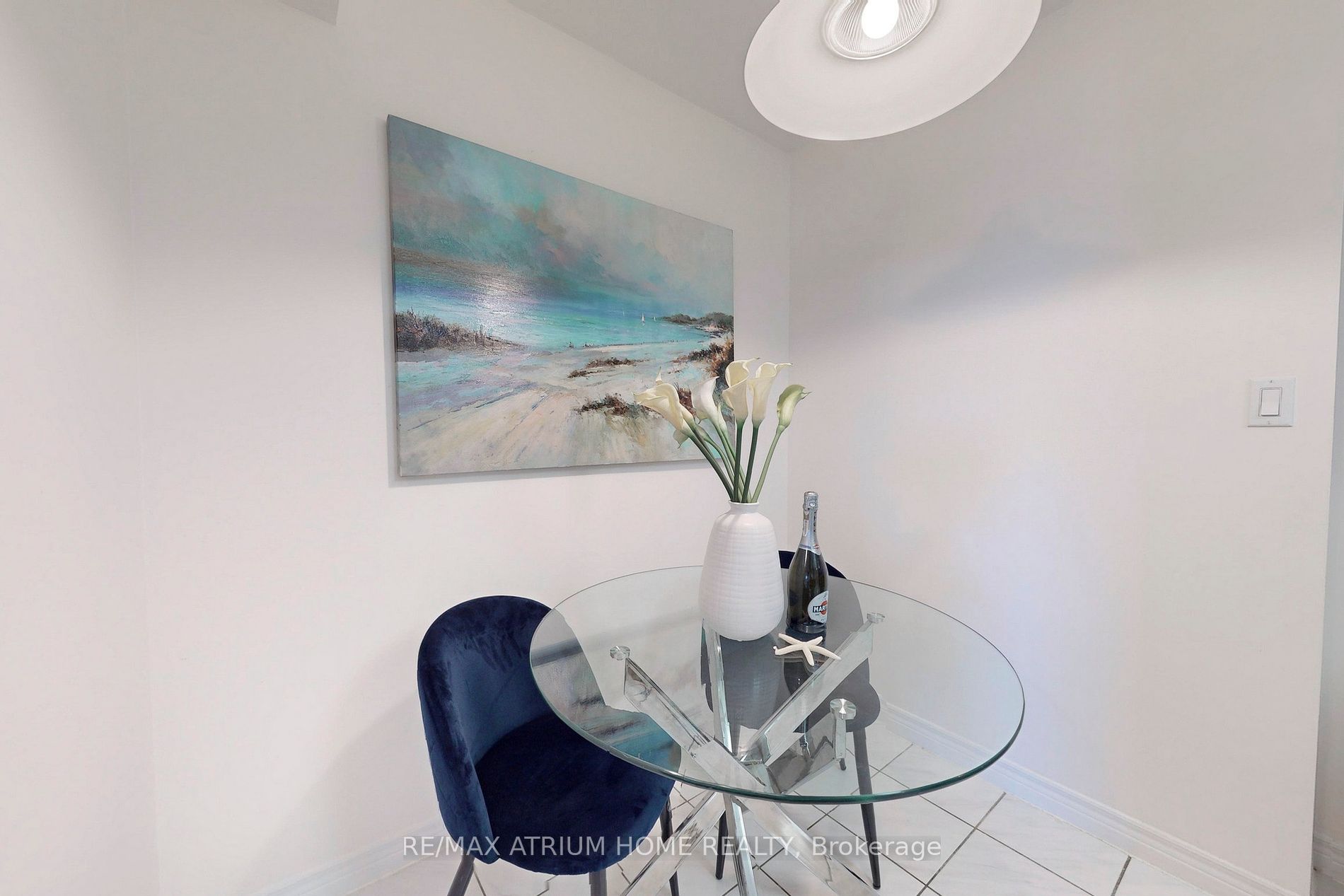 88 Grandview Way, #811