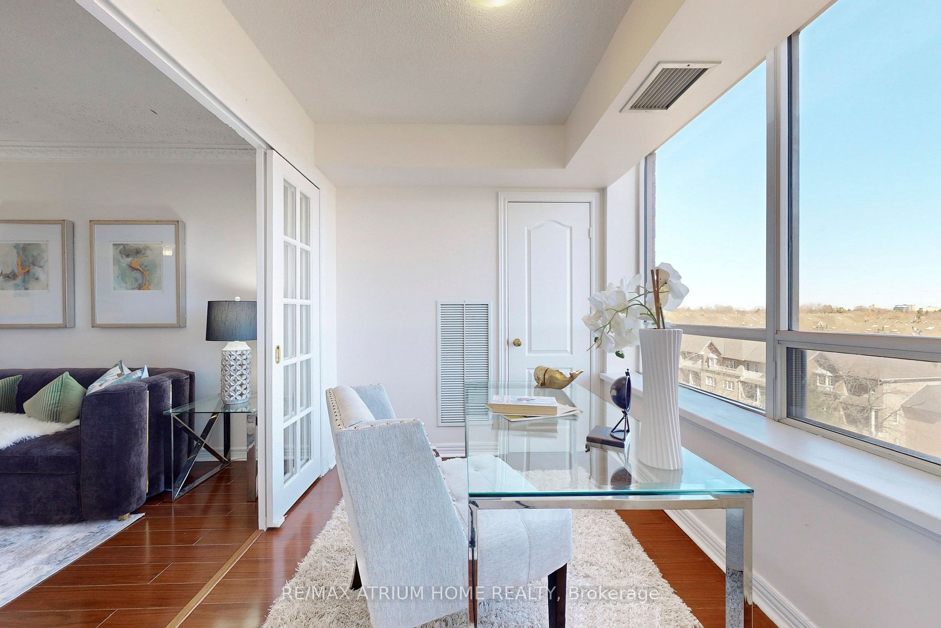88 Grandview Way, #811