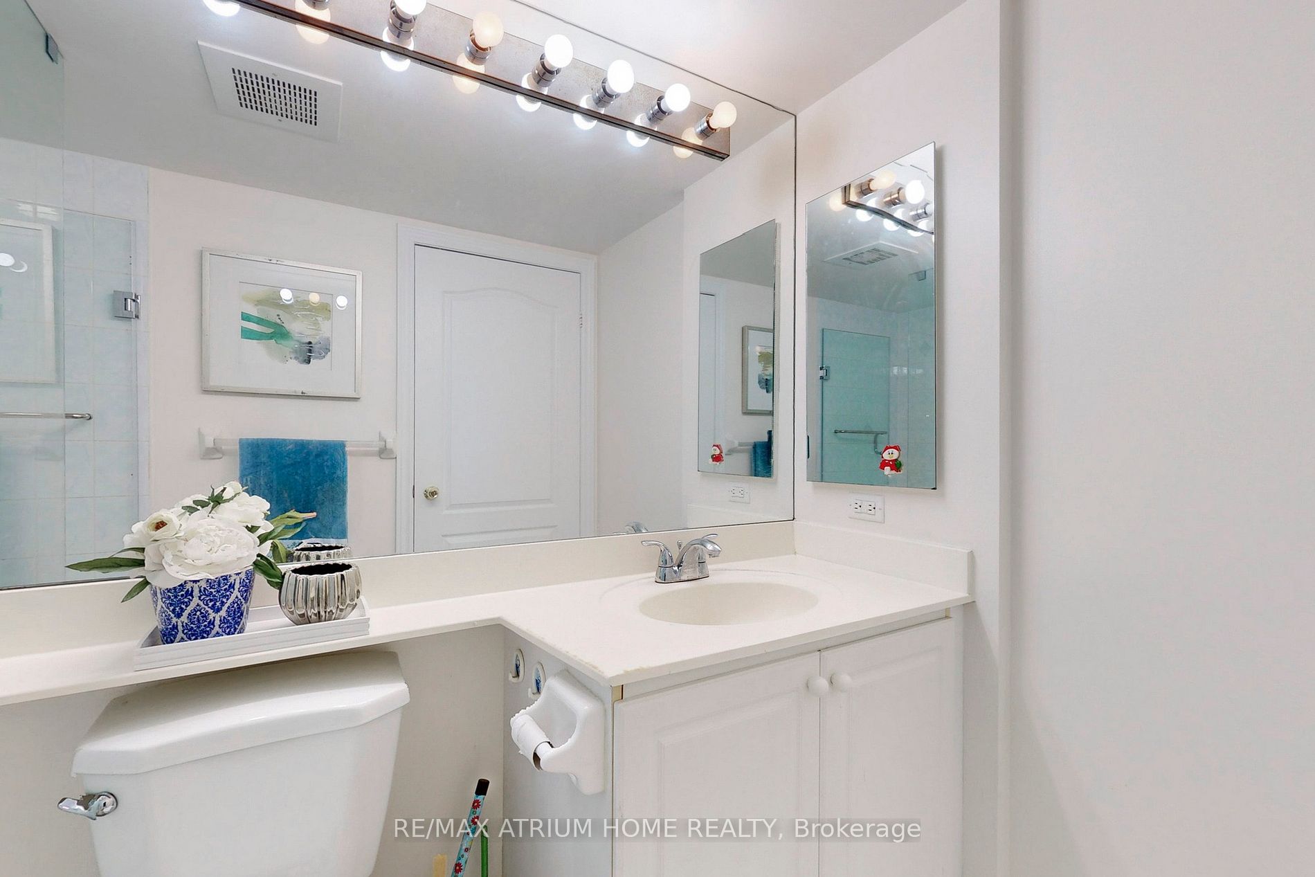 88 Grandview Way, #811
