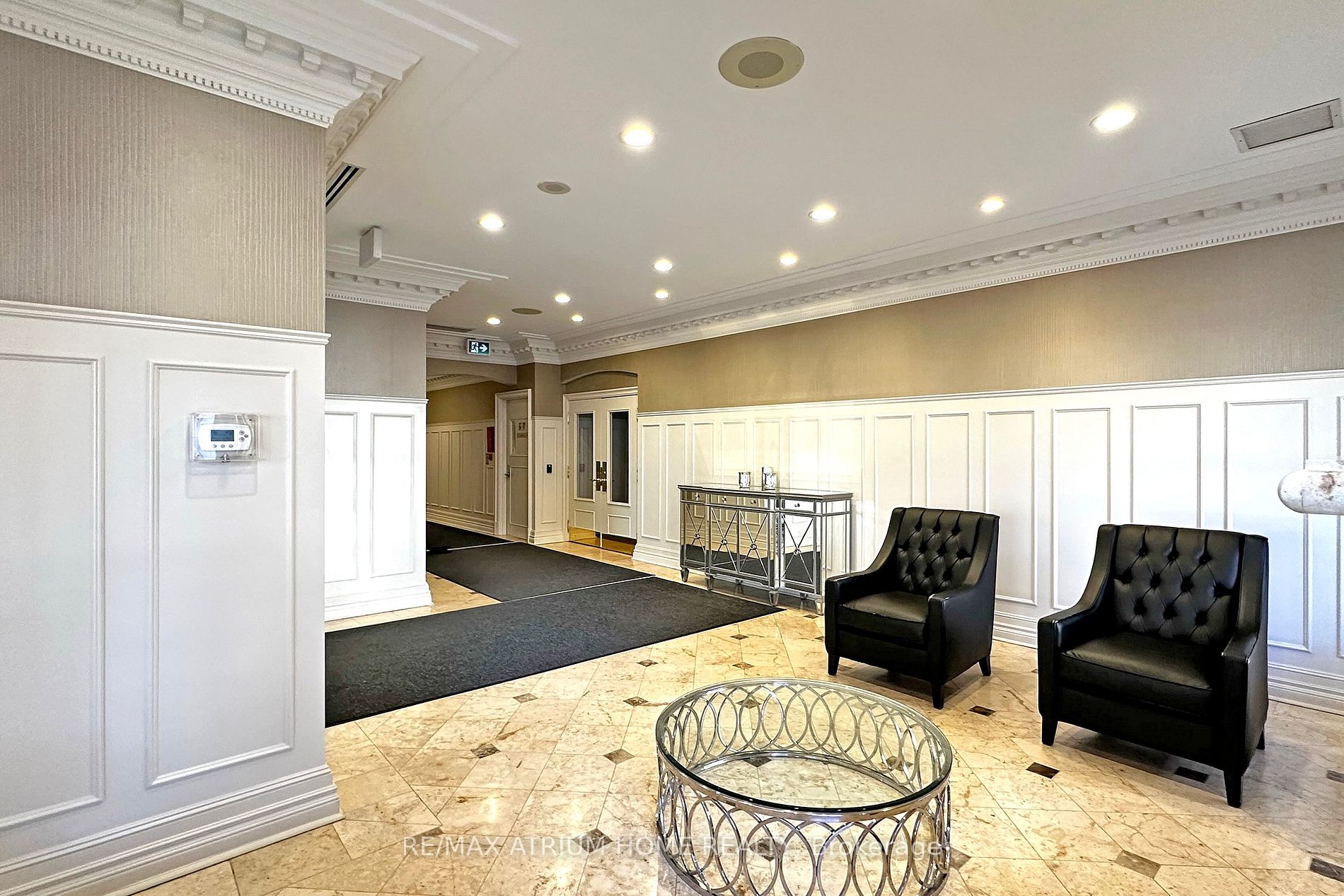 88 Grandview Way, #811