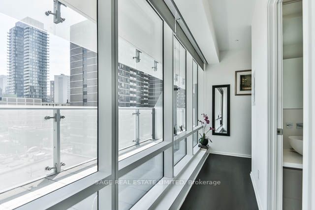 1 Bloor Street E #510