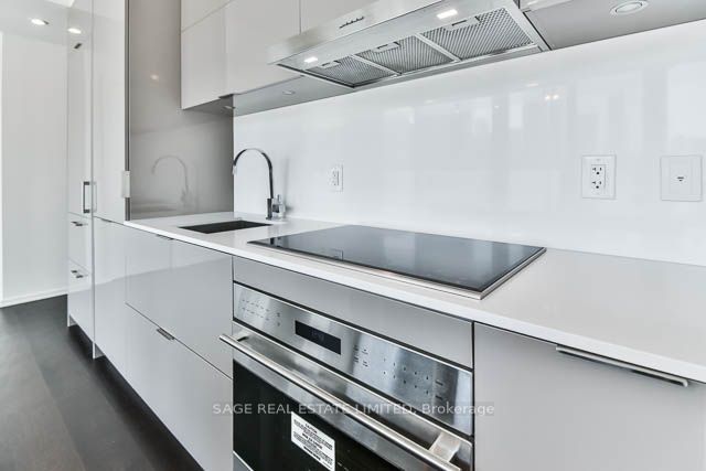 1 Bloor Street E #510