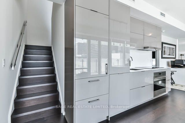 1 Bloor Street E #510