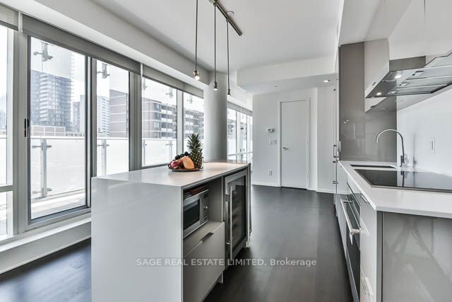 1 Bloor Street E #510