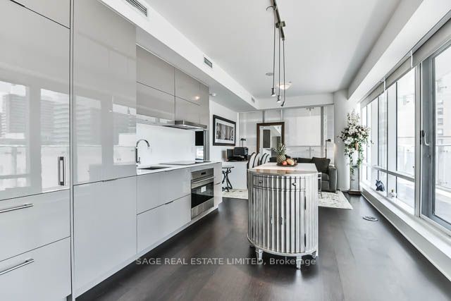 1 Bloor Street E #510