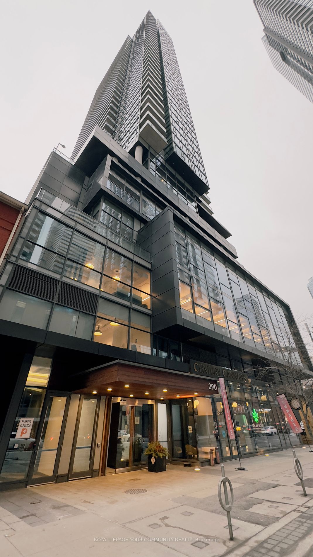 290 Adelaide St W, #702