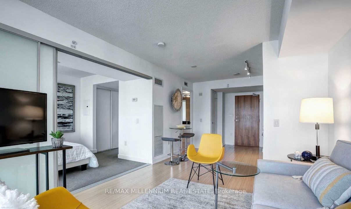 75 Queens Wharf Rd E, #2810