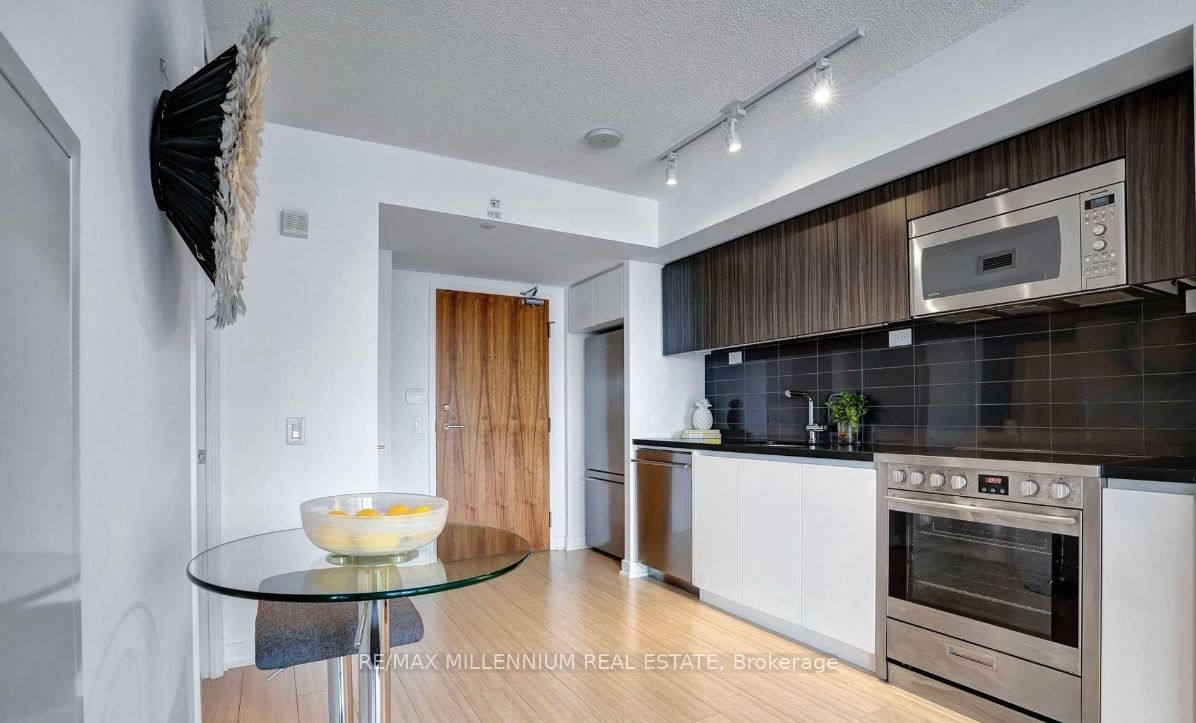 75 Queens Wharf Rd E, #2810