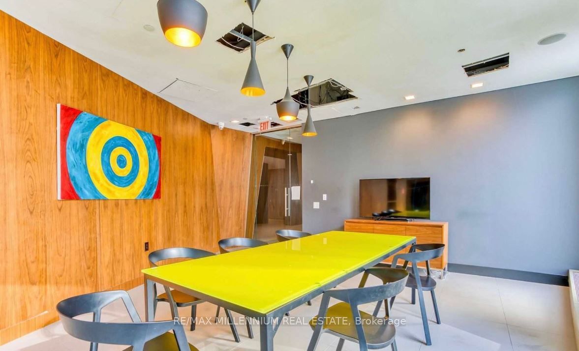 75 Queens Wharf Rd E, #2810