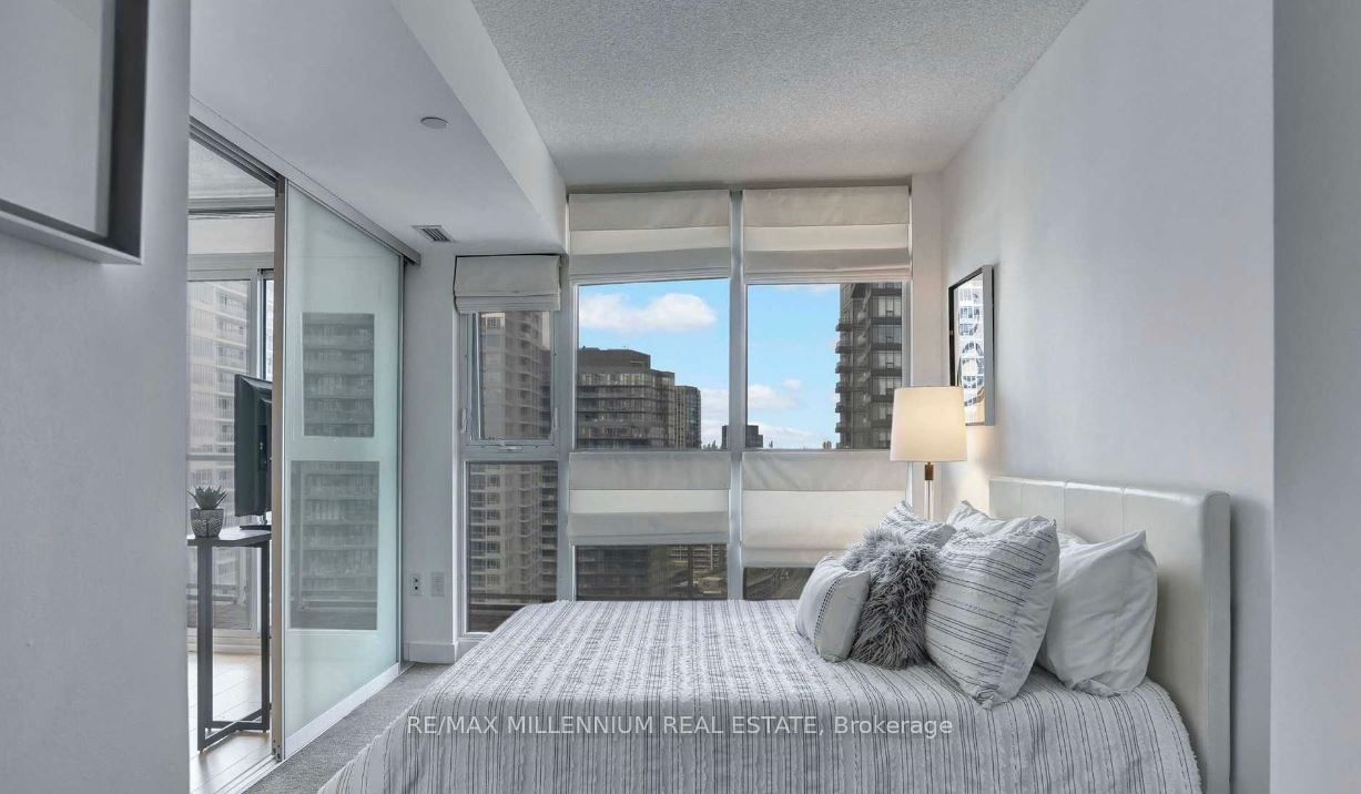 75 Queens Wharf Rd E, #2810