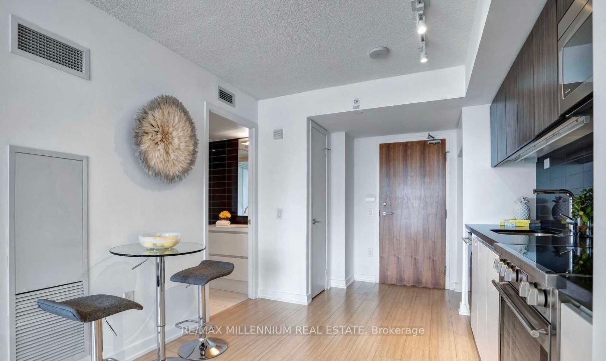 75 Queens Wharf Rd E, #2810