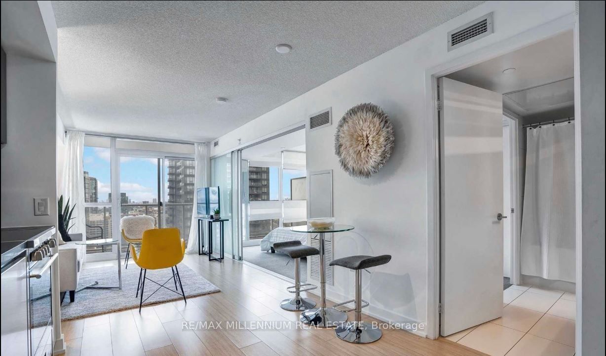 75 Queens Wharf Rd E, #2810