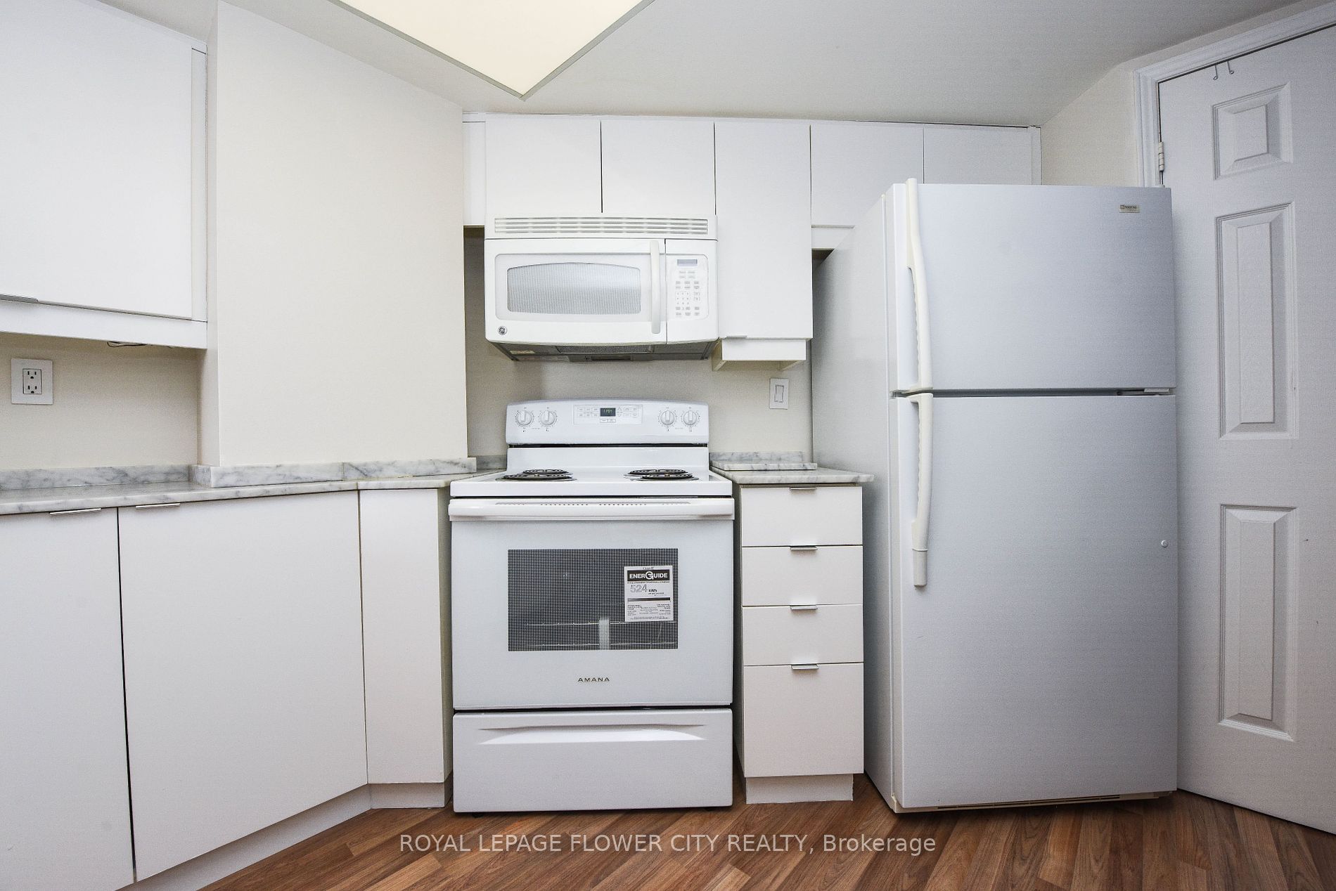 7 Broadway Ave, #604