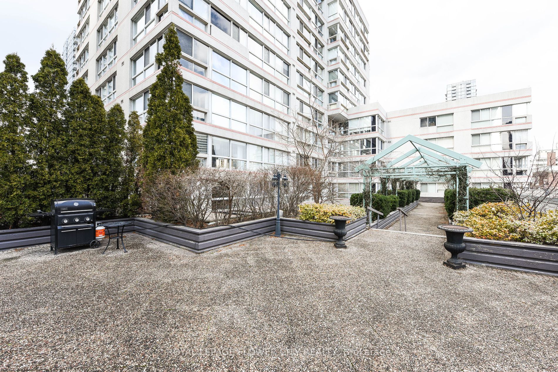 7 Broadway Ave, #604