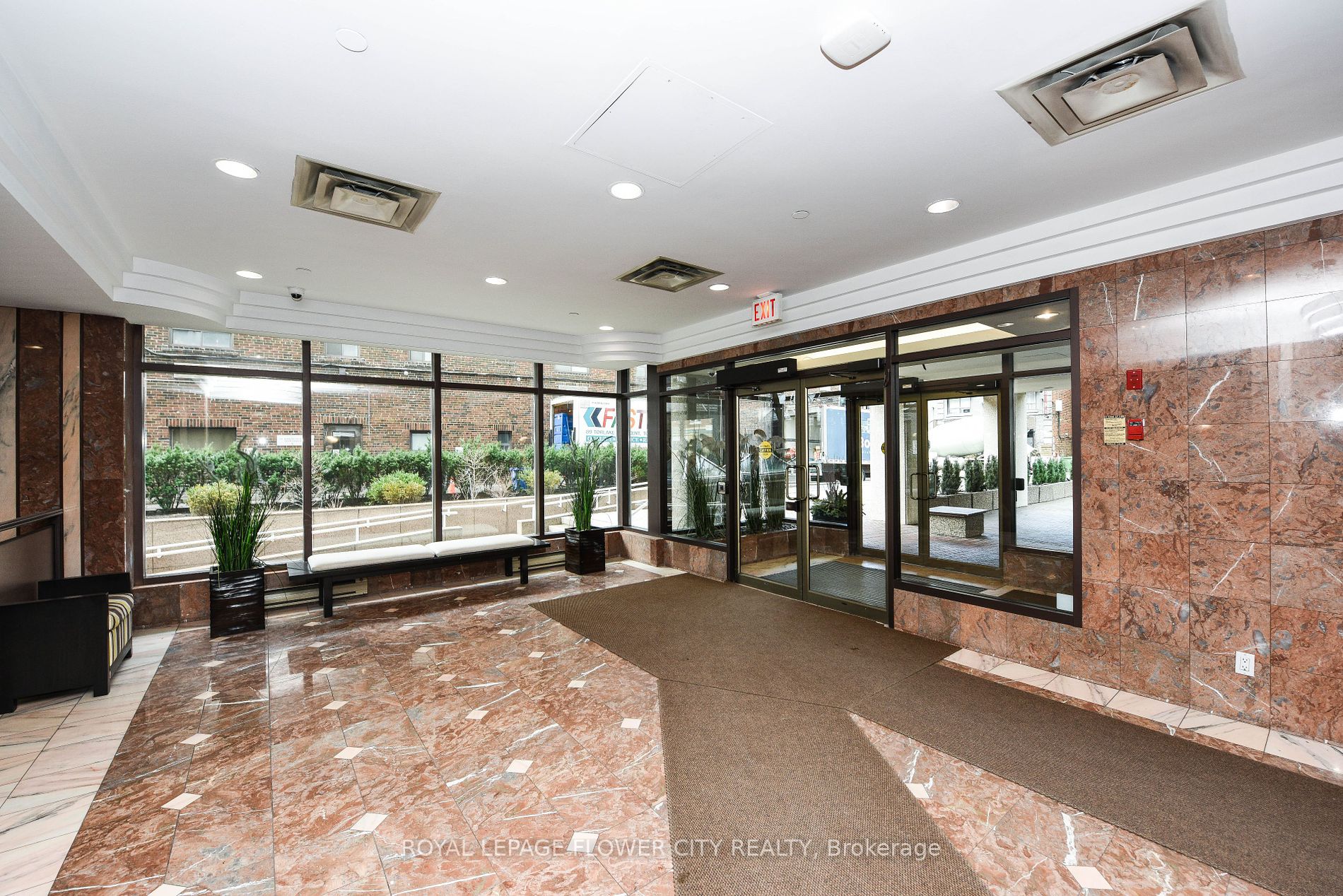 7 Broadway Ave, #604