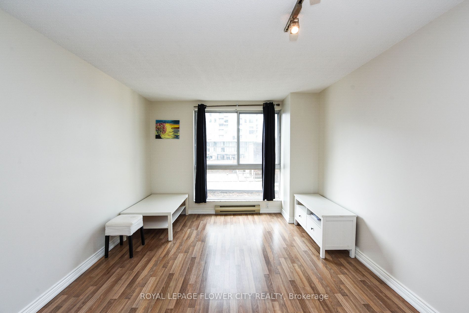 7 Broadway Ave, #604