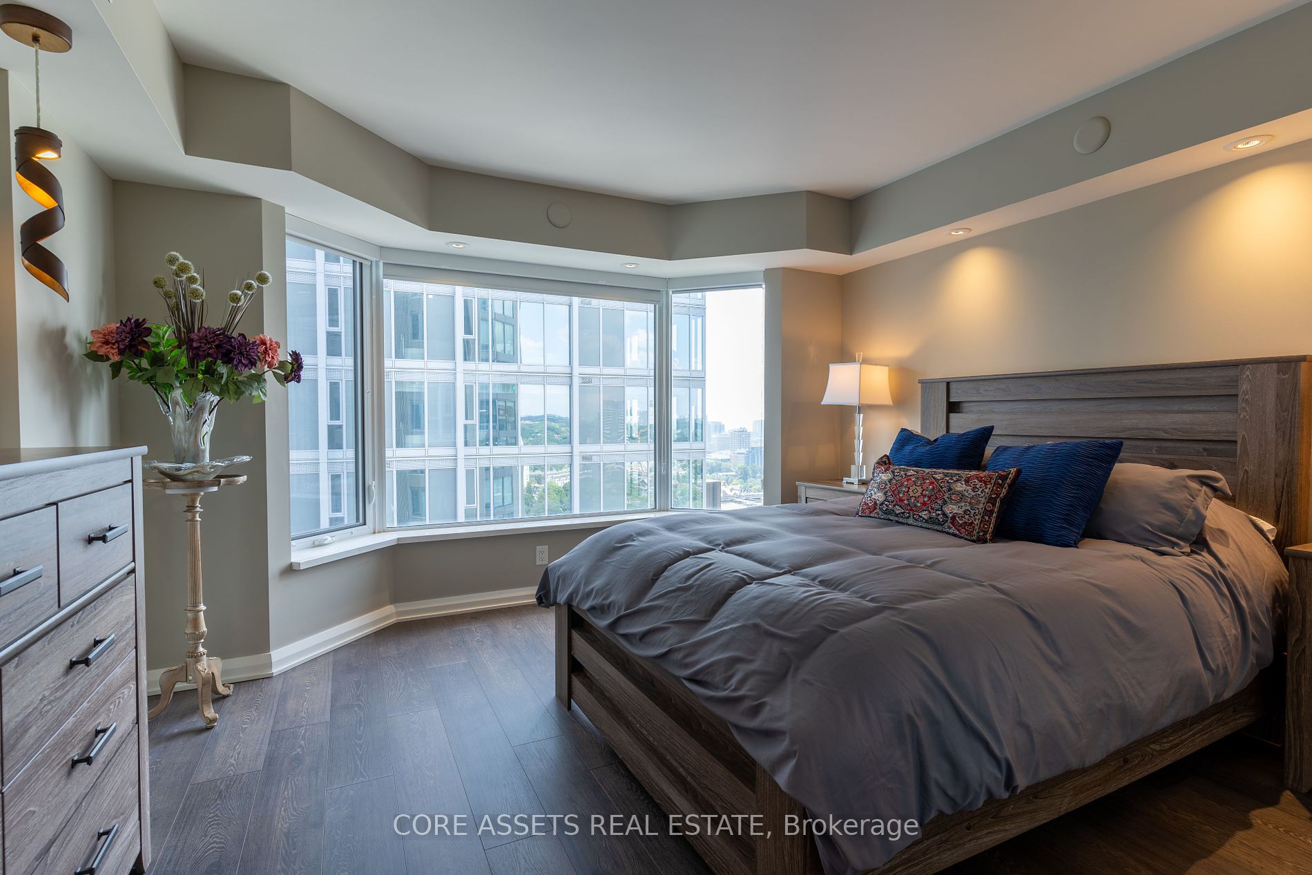155 Yorkville Ave, #2713