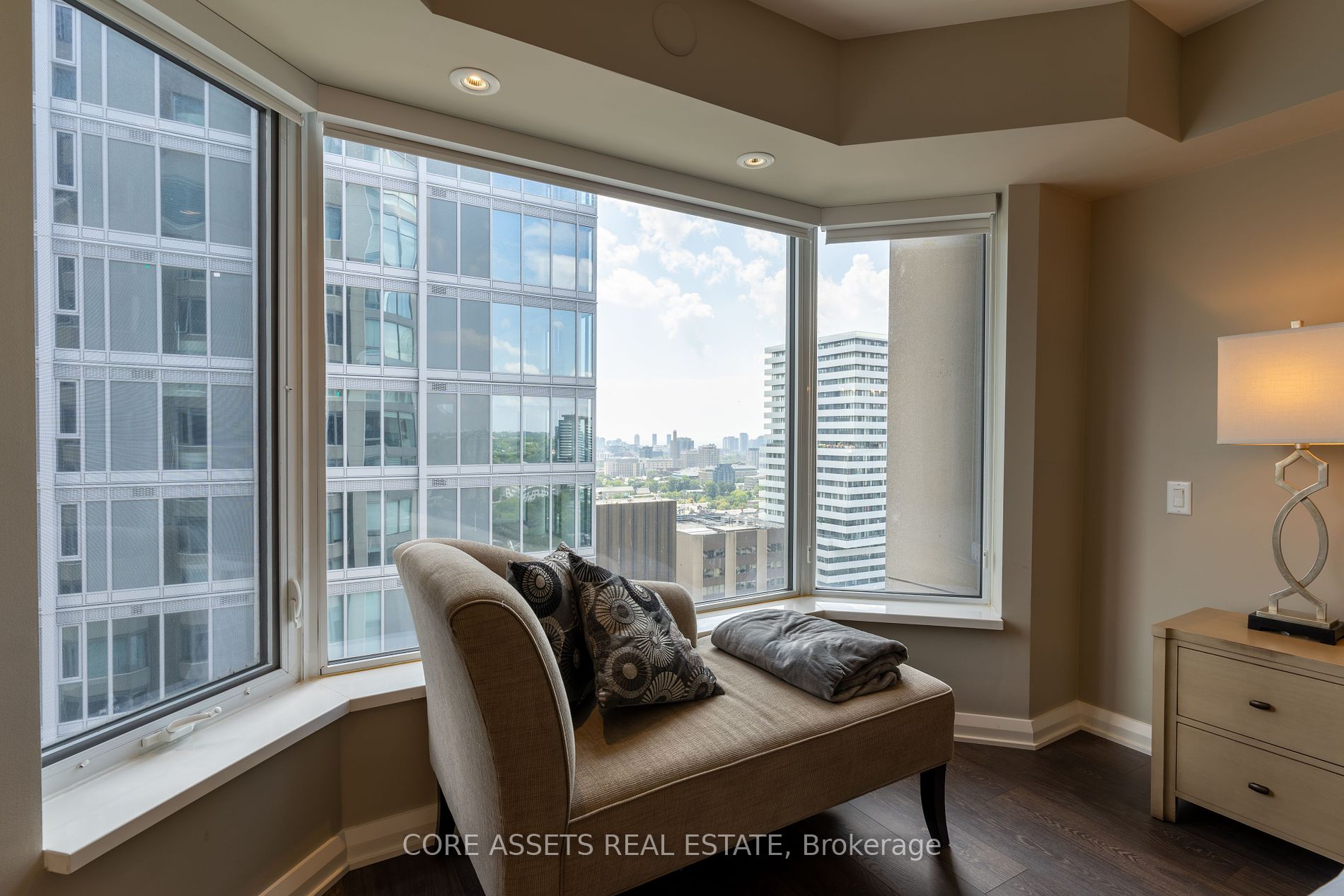 155 Yorkville Ave, #2713