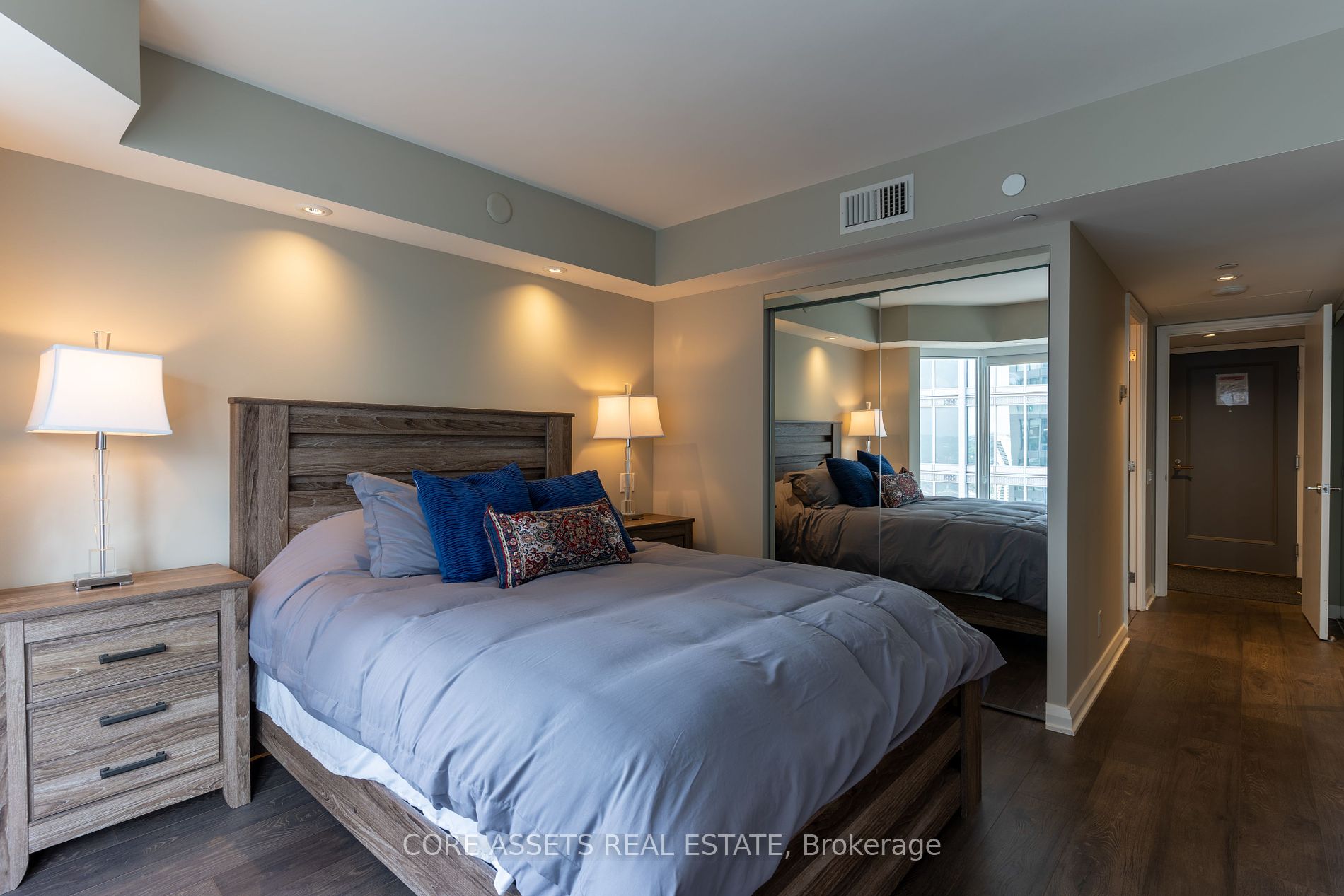 155 Yorkville Ave, #2713