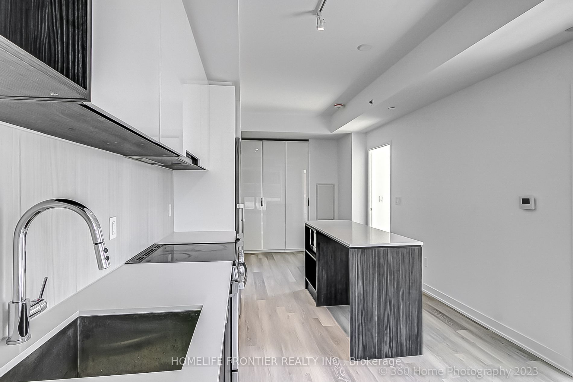 31 Tippett Rd, #731