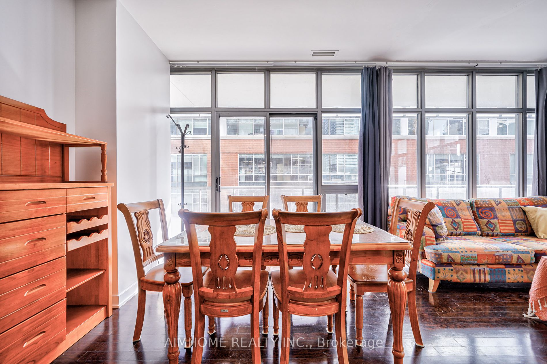 33 Charles St E, #605